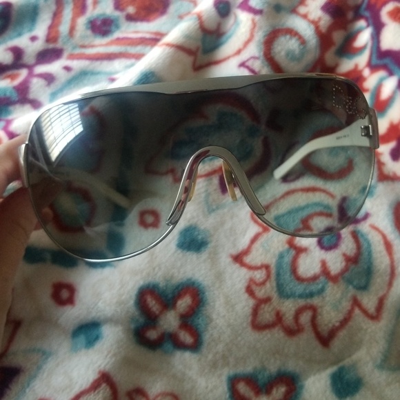 Dolce & Gabbana sunglasses - Picture 1 of 8